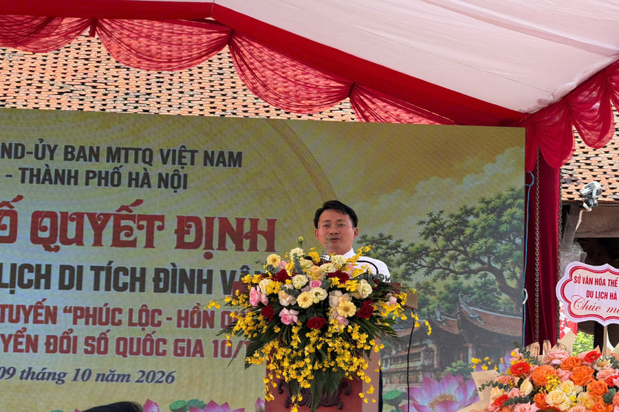 Đại biểu phát biểu tại lễ công bố điểm du lịch di tích Đình Vân Cốc