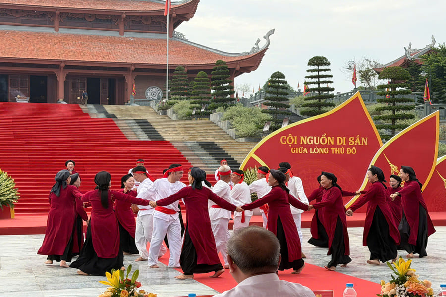 Tiết mục trình diễn nghệ thuật dân gian trong chương trình Cội nguồn di sản giữa lòng Thủ đô
