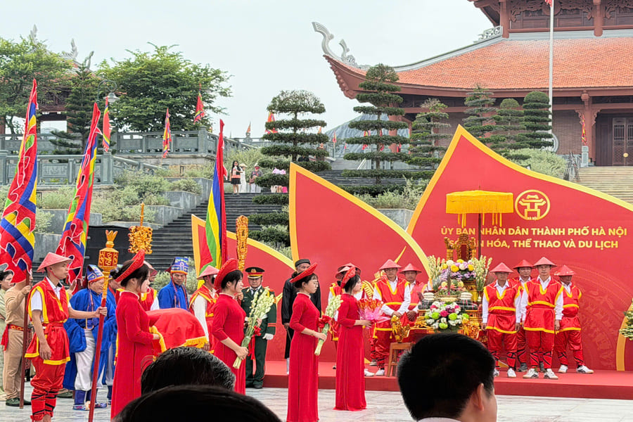 Nghi thức dâng lễ tưởng niệm các Vua Hùng tại Khu Nghi lễ thờ Tổ